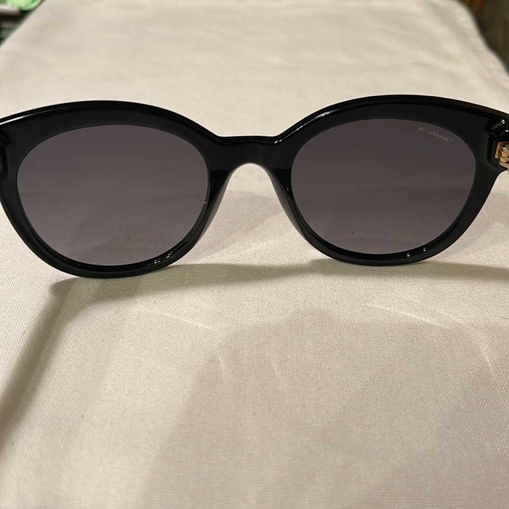 BURBERRY POLARIZED 4210 3001/T3 52 22 140 Women’s black full rim frame, gray Len - Picture 4 of 8